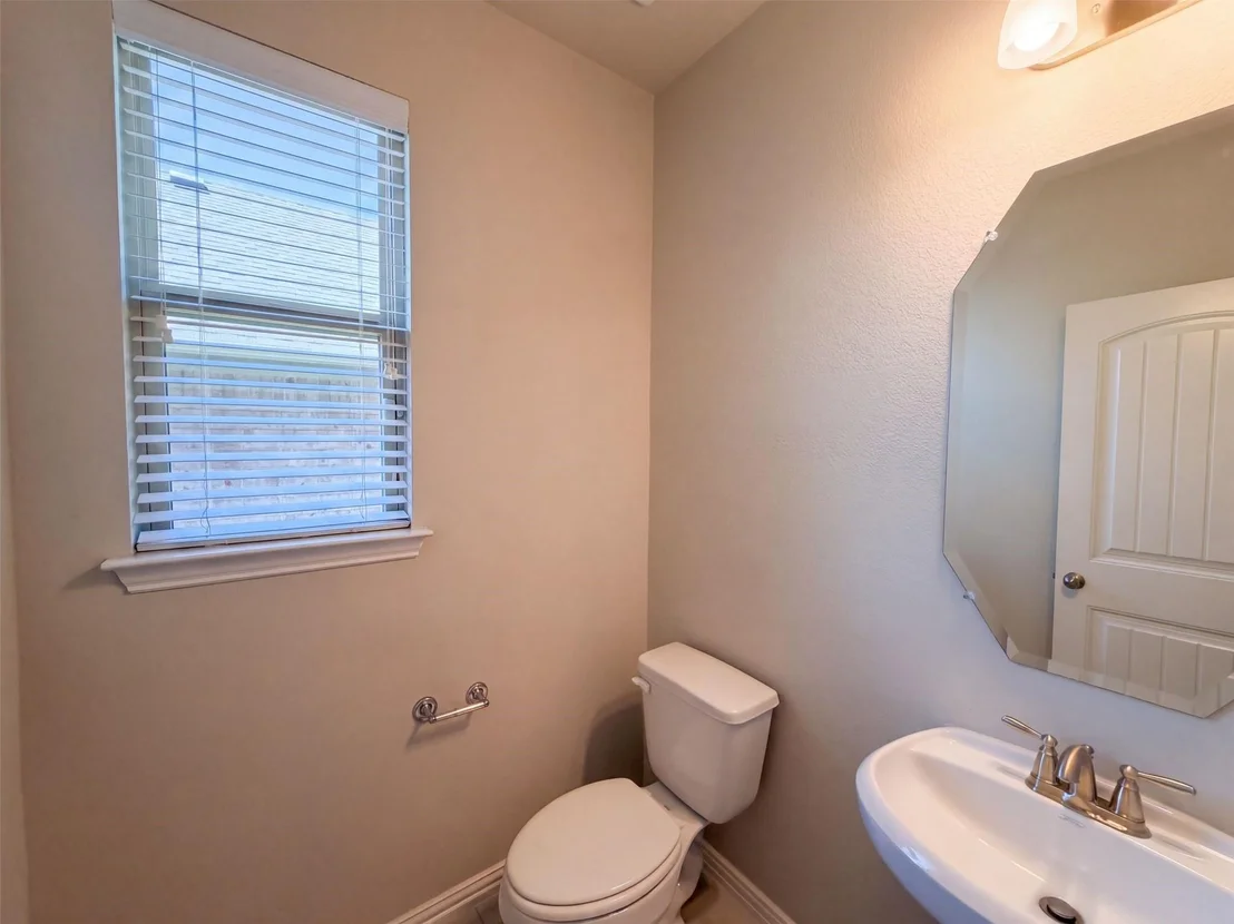 Photo of 2054 Avondown Road