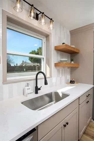 Photo of 411 W Heritage Drive