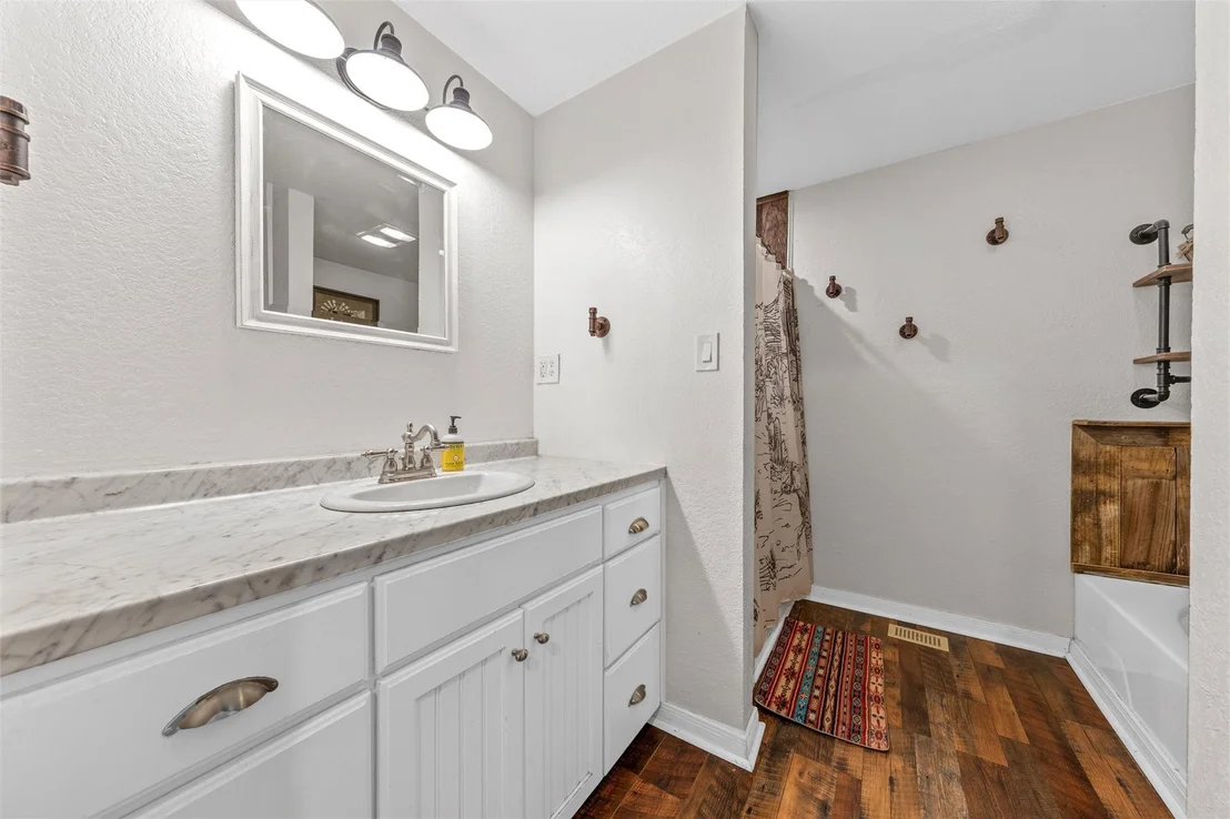 Photo of 518 Warren Road