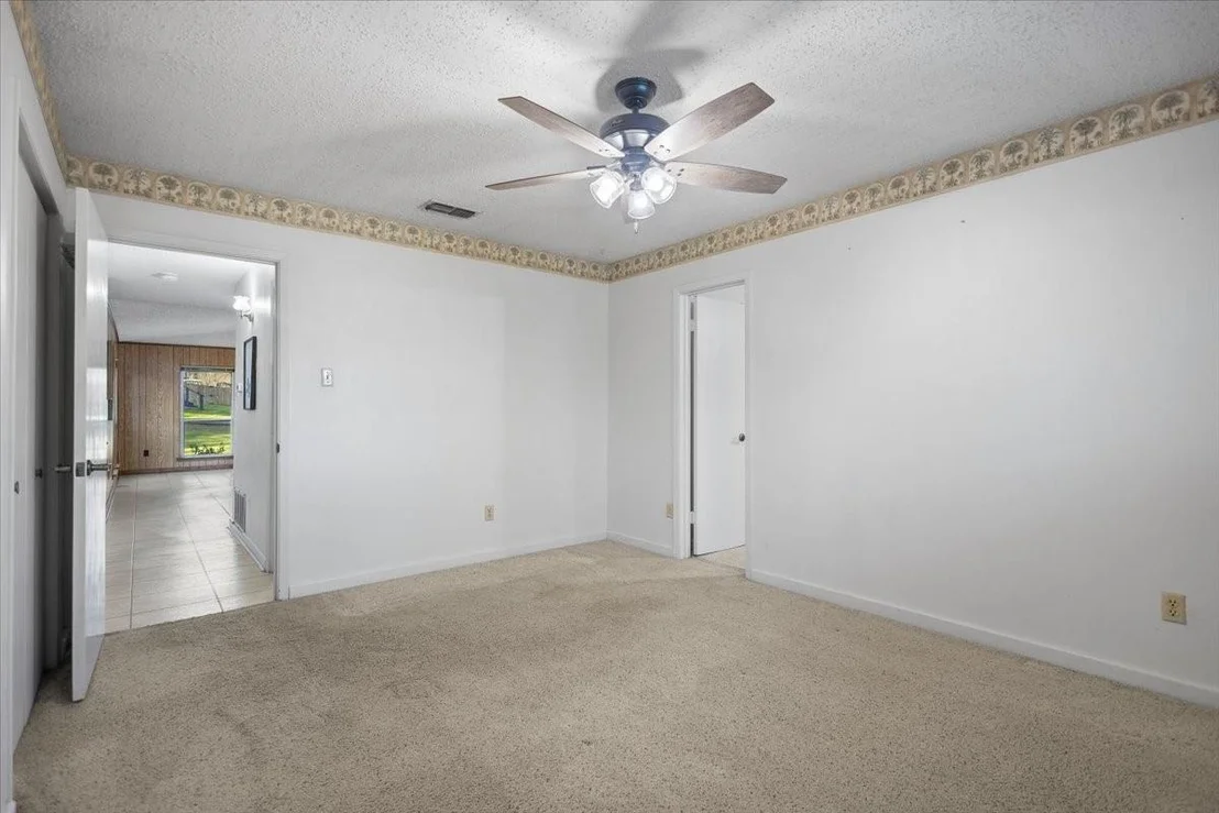 Photo of 207 Grass Knoll Drive