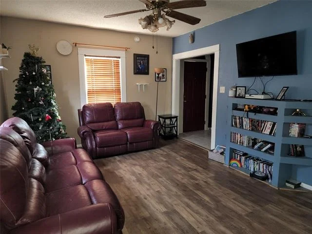 Photo of 310 S Mockingbird Lane