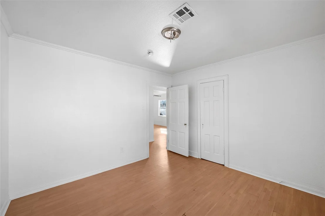 Photo of 2021 Gurley Avenue