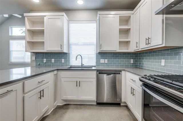 Photo of 1225 Crownview Lane