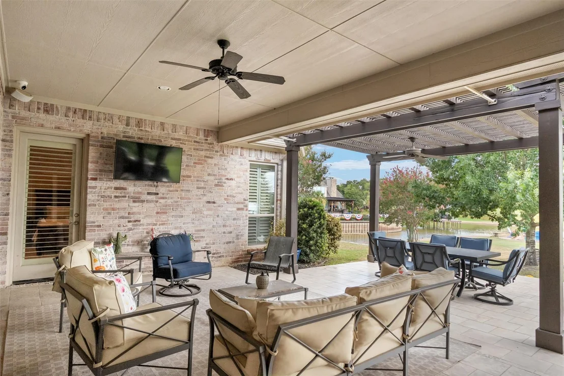 Photo of 229 Lakeside Drive