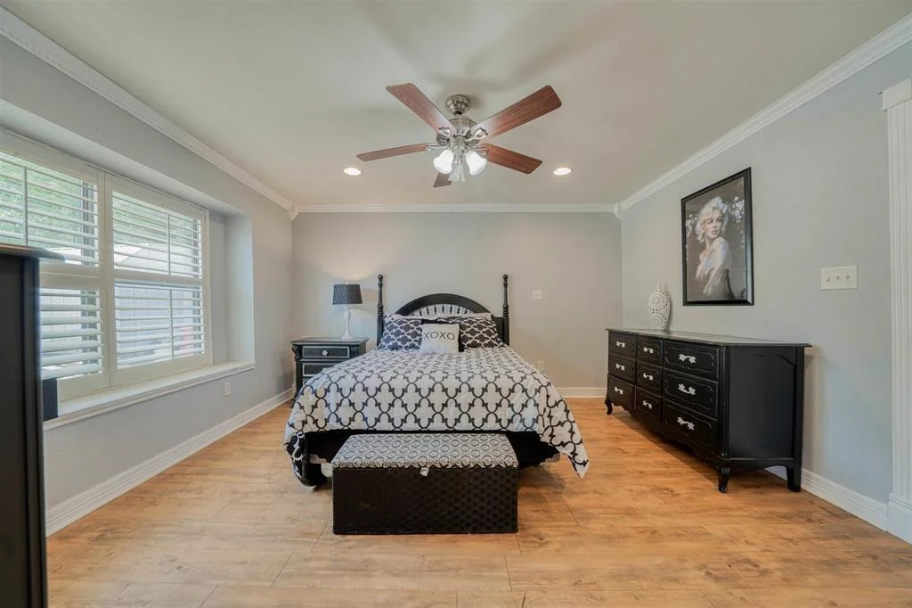 Photo of 1936 A Silver Maple Road