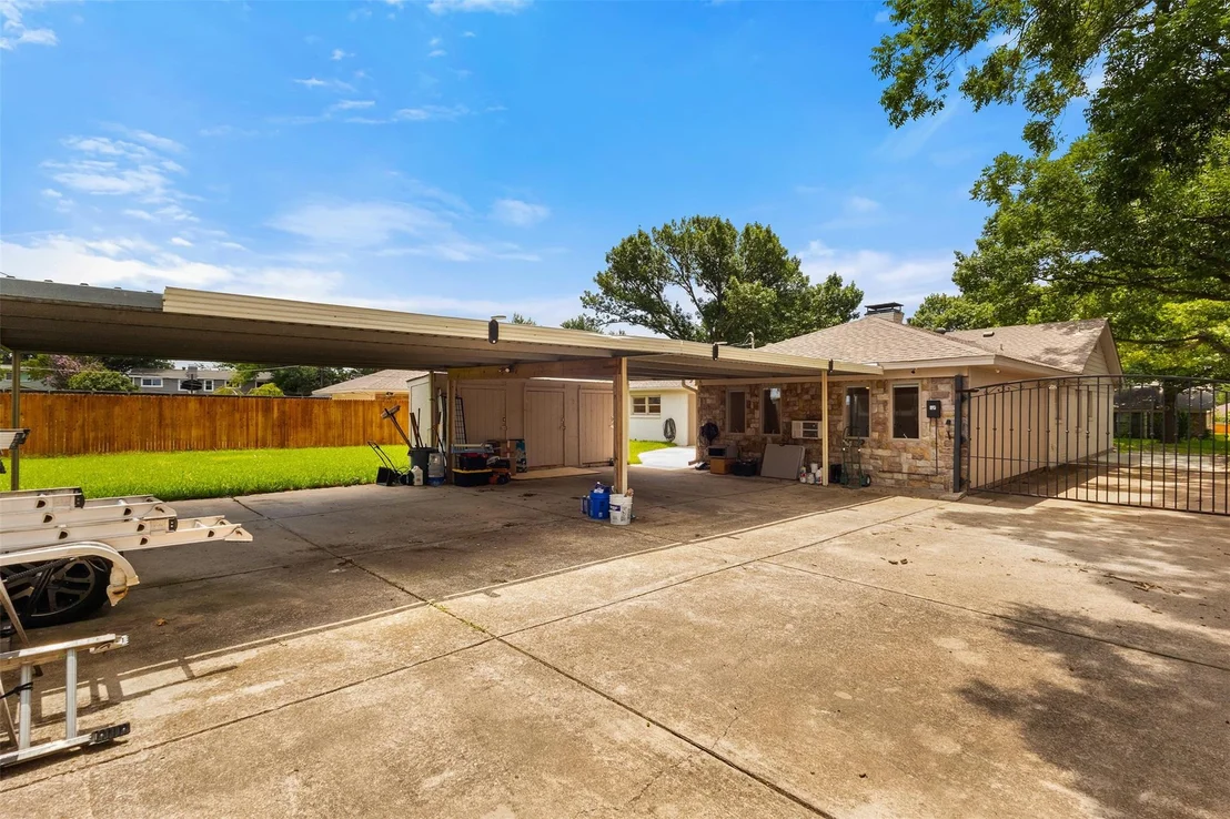 Photo of 908 Vinecrest Lane