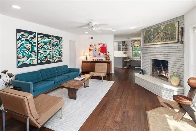 Photo of 622 N Brookside Drive