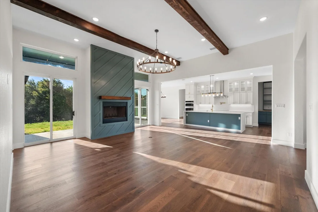 Photo of 554 Shoreside Drive