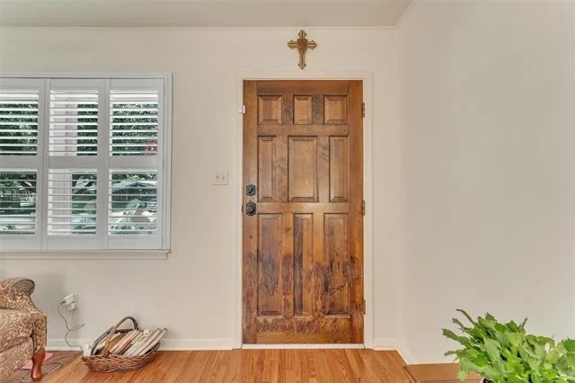Photo of 1325 Royal Oaks Drive
