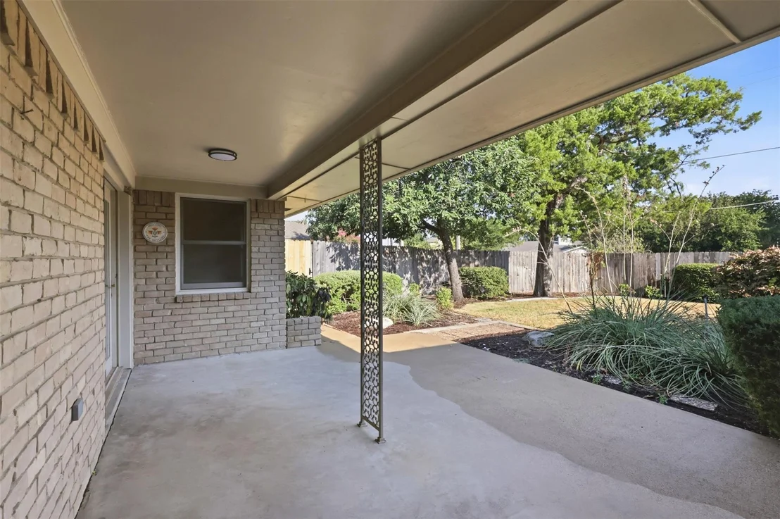 Photo of 1905 Midcrest Drive