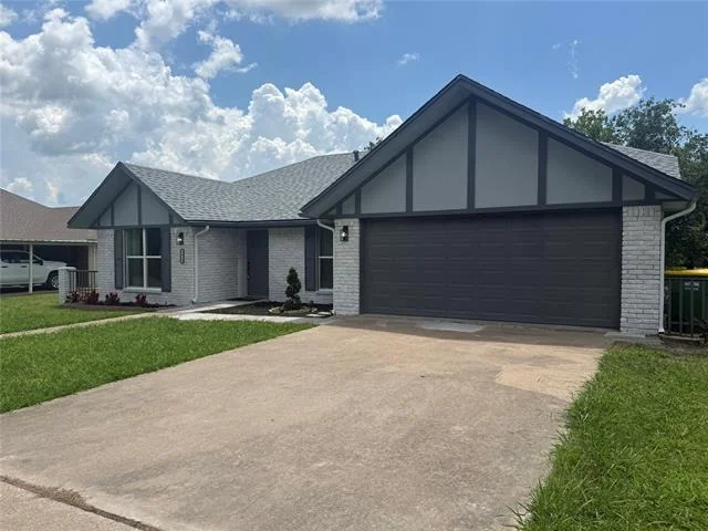 Photo of 1415 Robert E Lee Drive