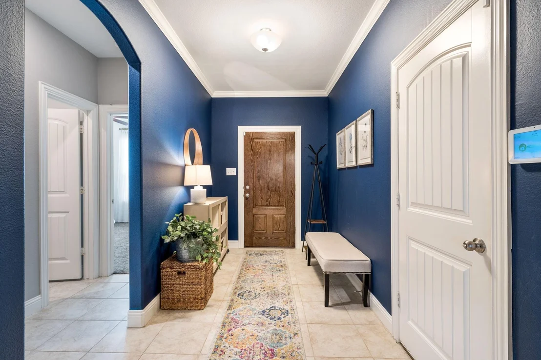 Photo of 560 Winnetka Drive