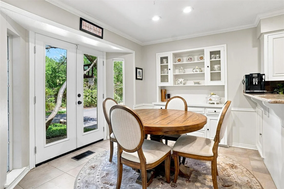 Photo of 933 Blue Lake Circle