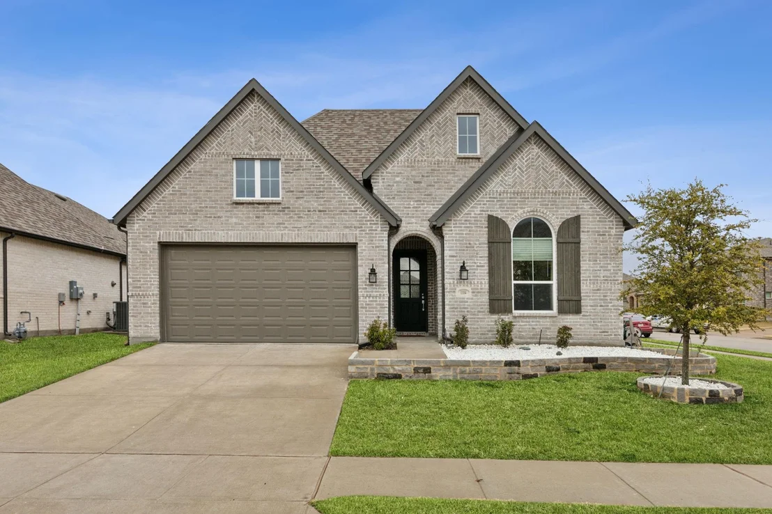 Photo of 1104 Holcombe Drive