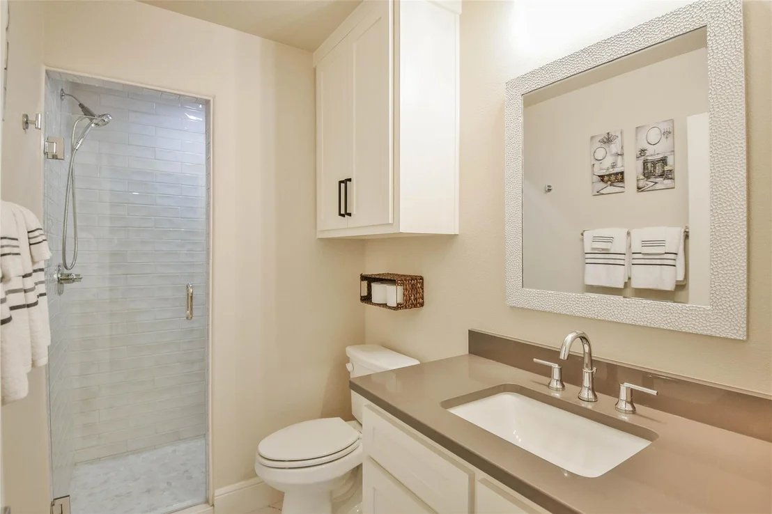Photo of 8021 White Drive
