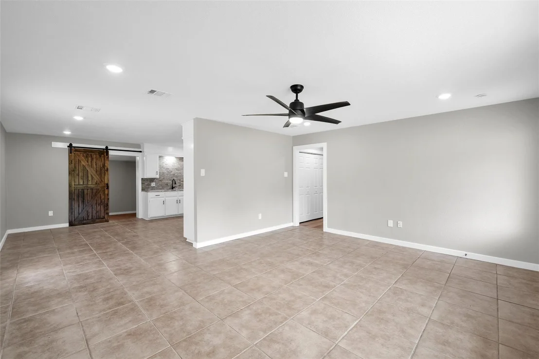 Photo of 139 Cresthill Circle