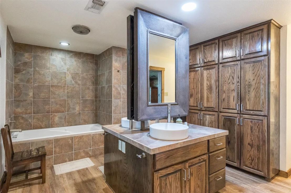 Photo of 440 Lakeside Drive
