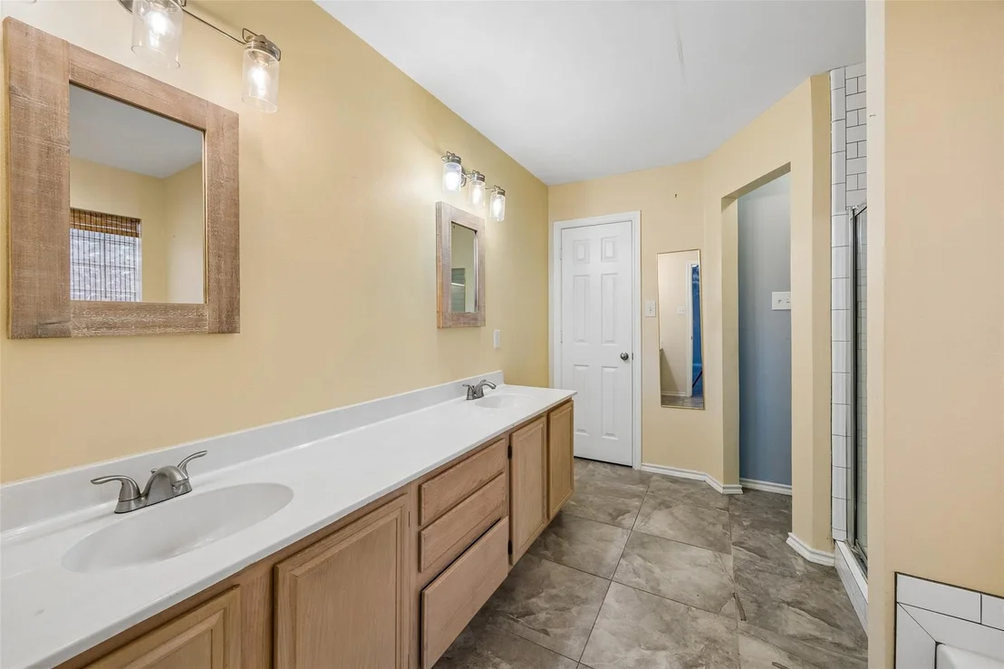 Photo of 716 Ashbrook Drive