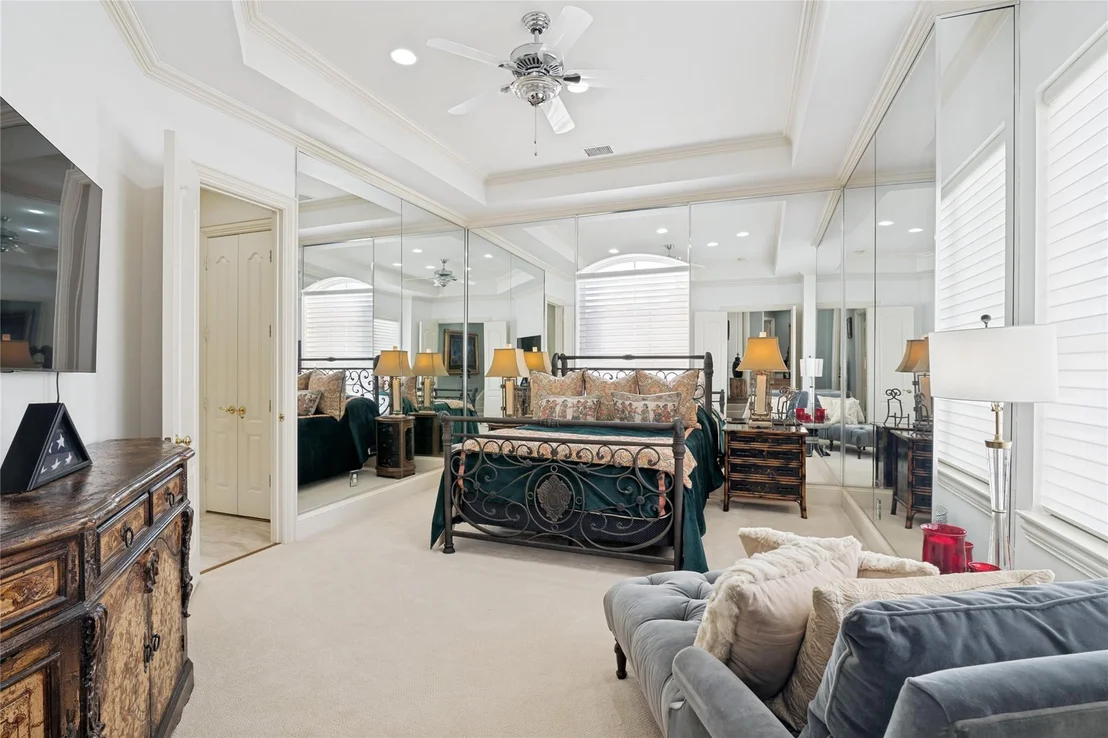 Photo of 5528 Gleneagles Drive