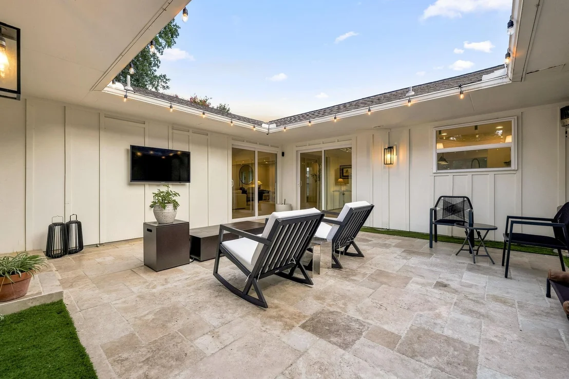 Photo of 7429 Tangleglen Drive
