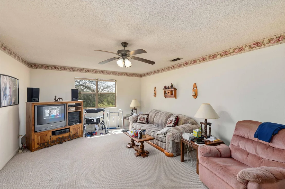 Photo of 346 Whispering Oaks Lane