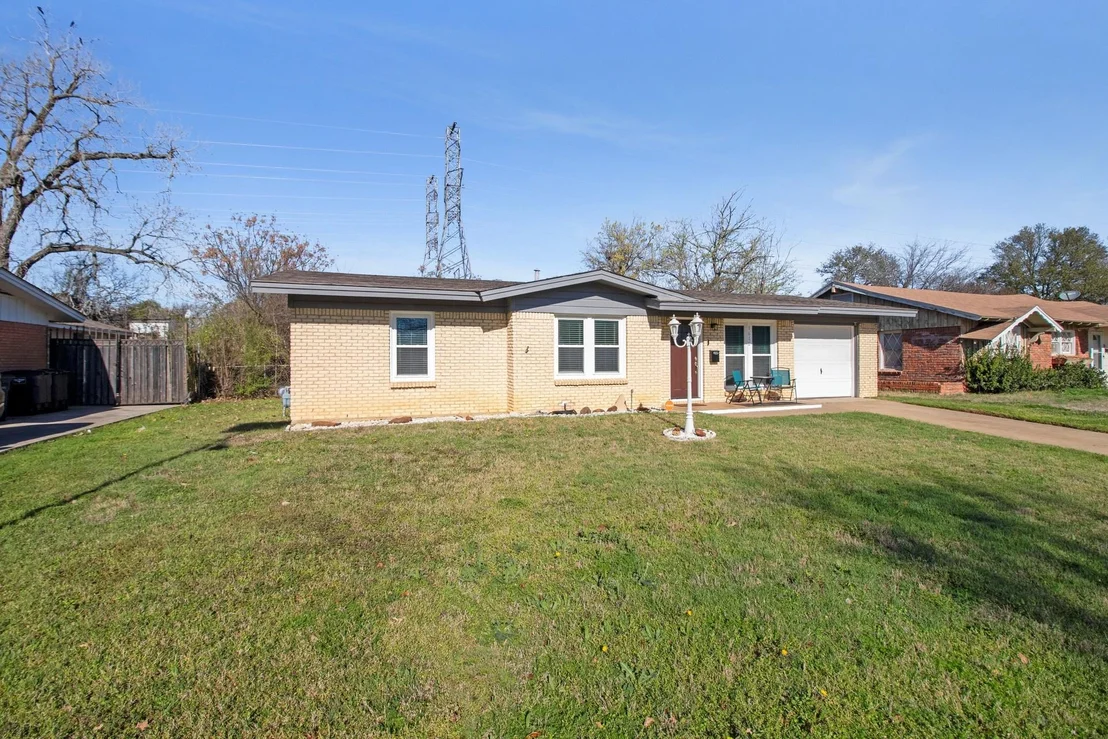 Photo of 1616 Grantland Circle