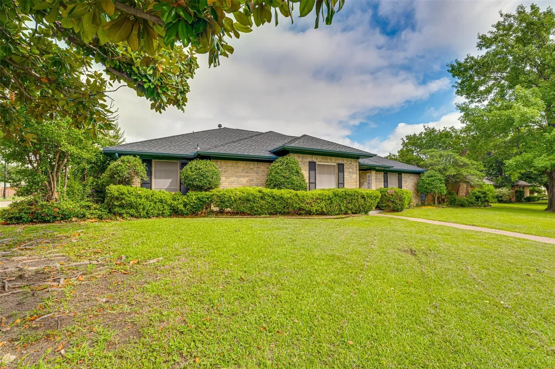 Photo of 917 Meadowgate Drive