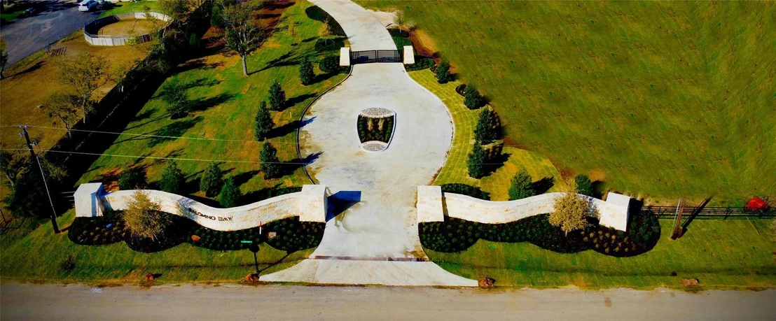 Photo of 1231 Lakeway Drive