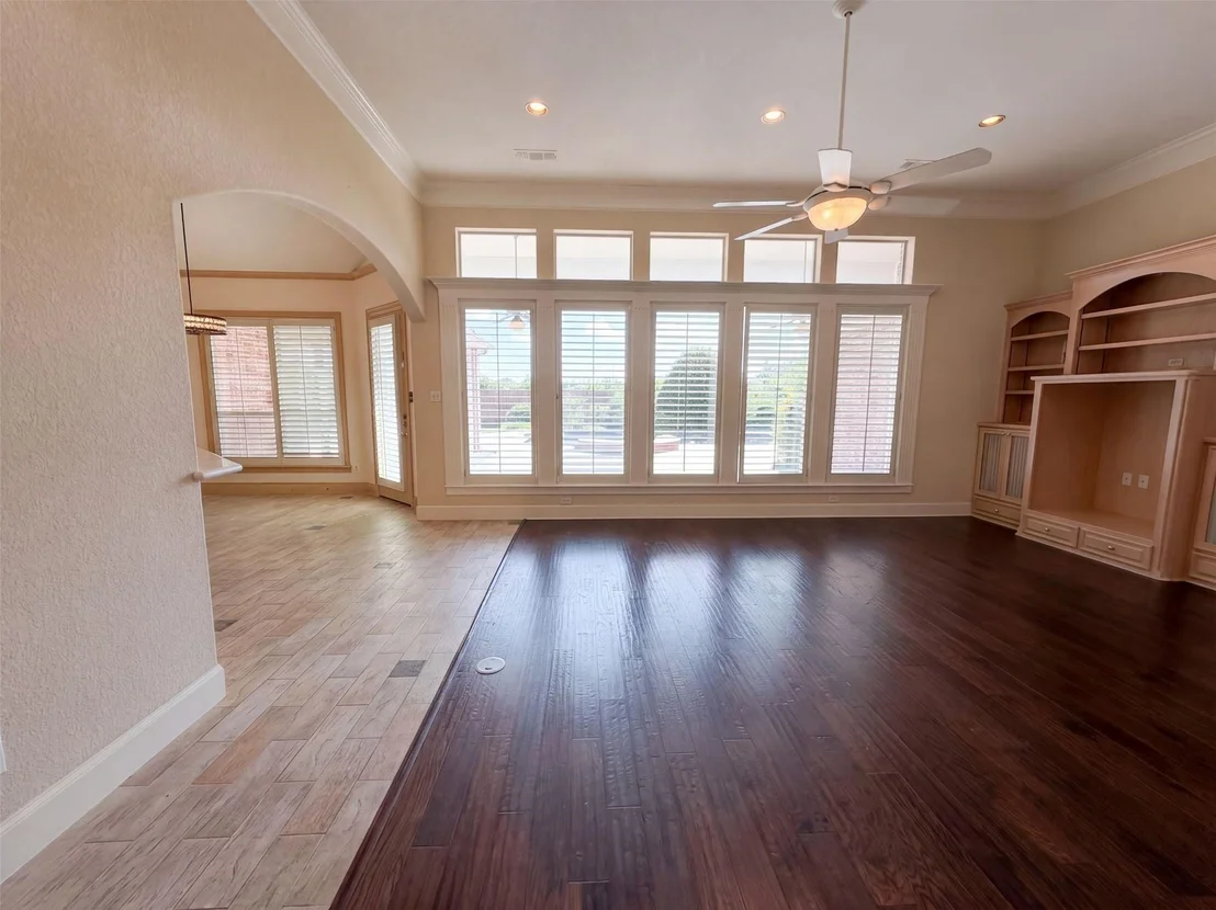 Photo of 619 Edgewood Lane