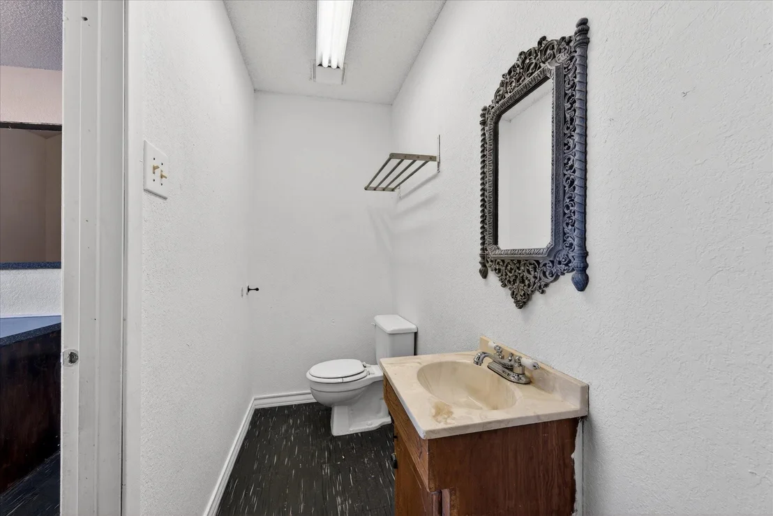 Photo of 611 W Spring Valley Road