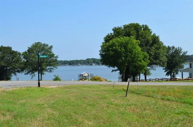 Photo of 551 Shoreline Drive