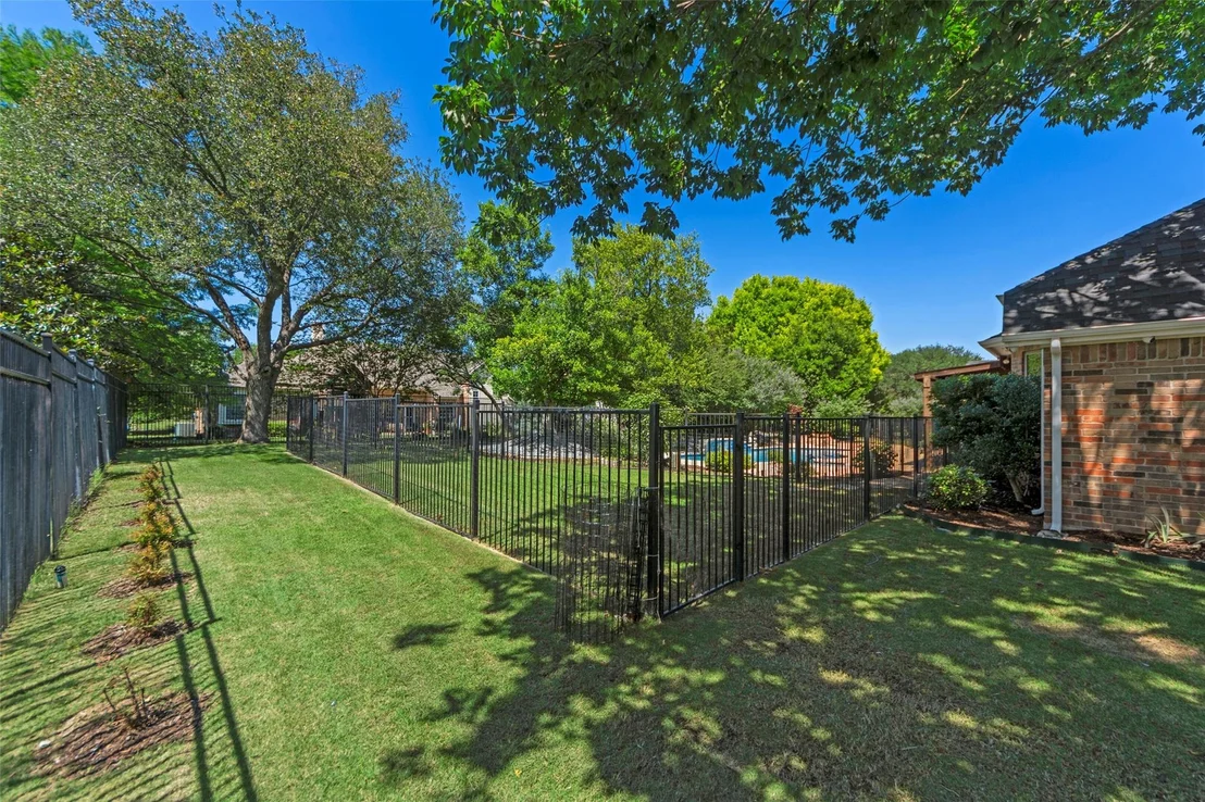 Photo of 5805 Glenmore Drive