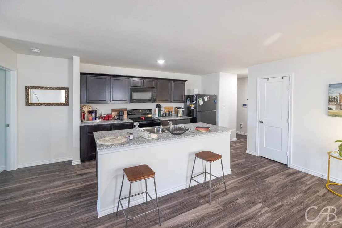 Photo of 7910 Vineyard Drive