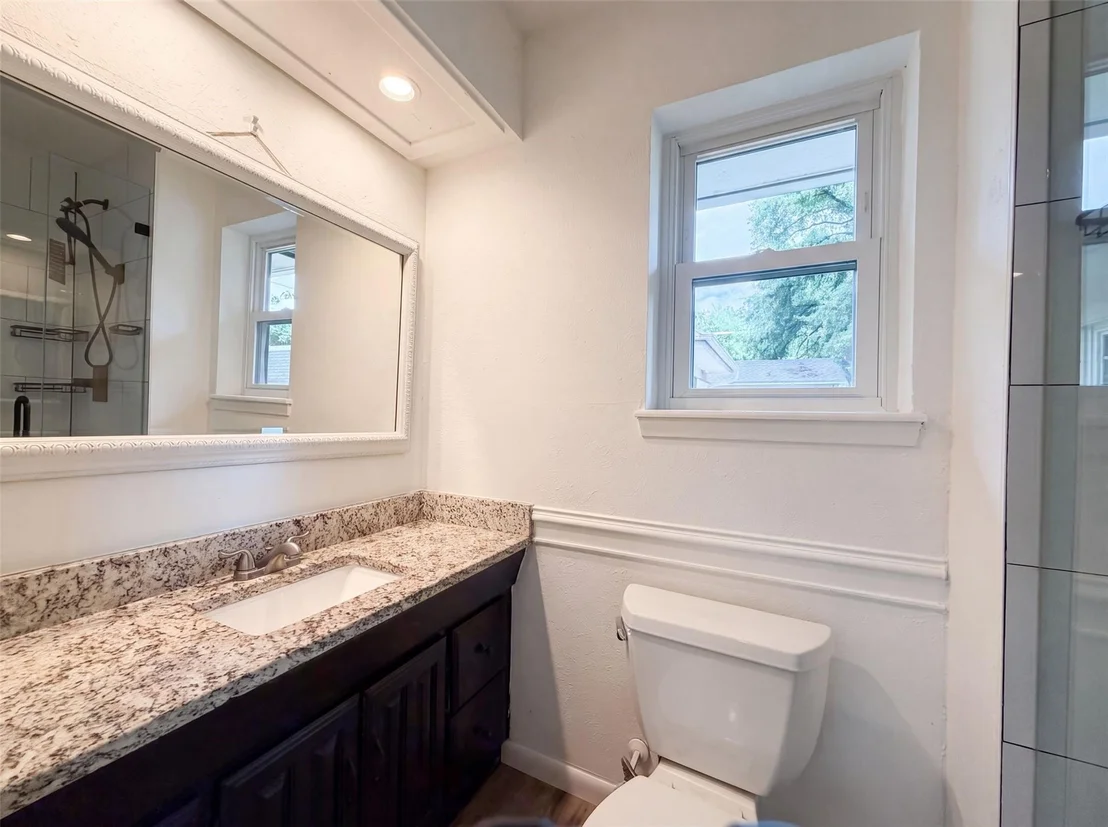 Photo of 1805 Brookview Drive