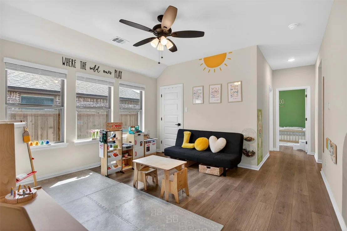 Photo of 1121 Alaska Drive