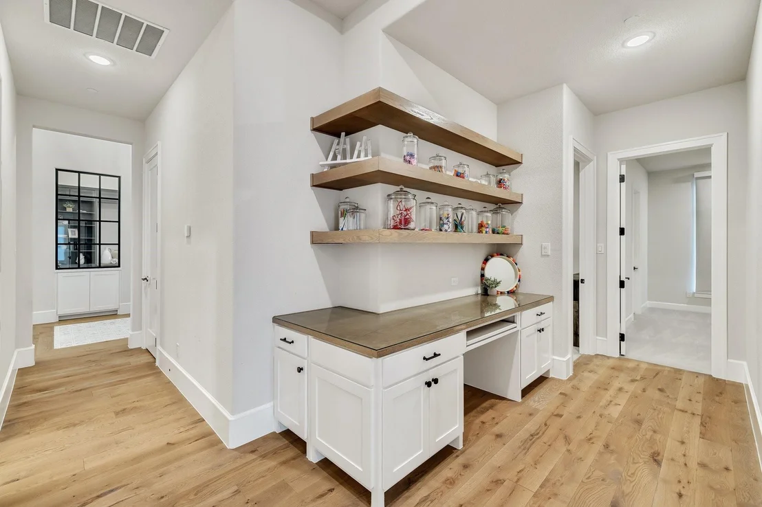 Photo of 660 Louise Drive