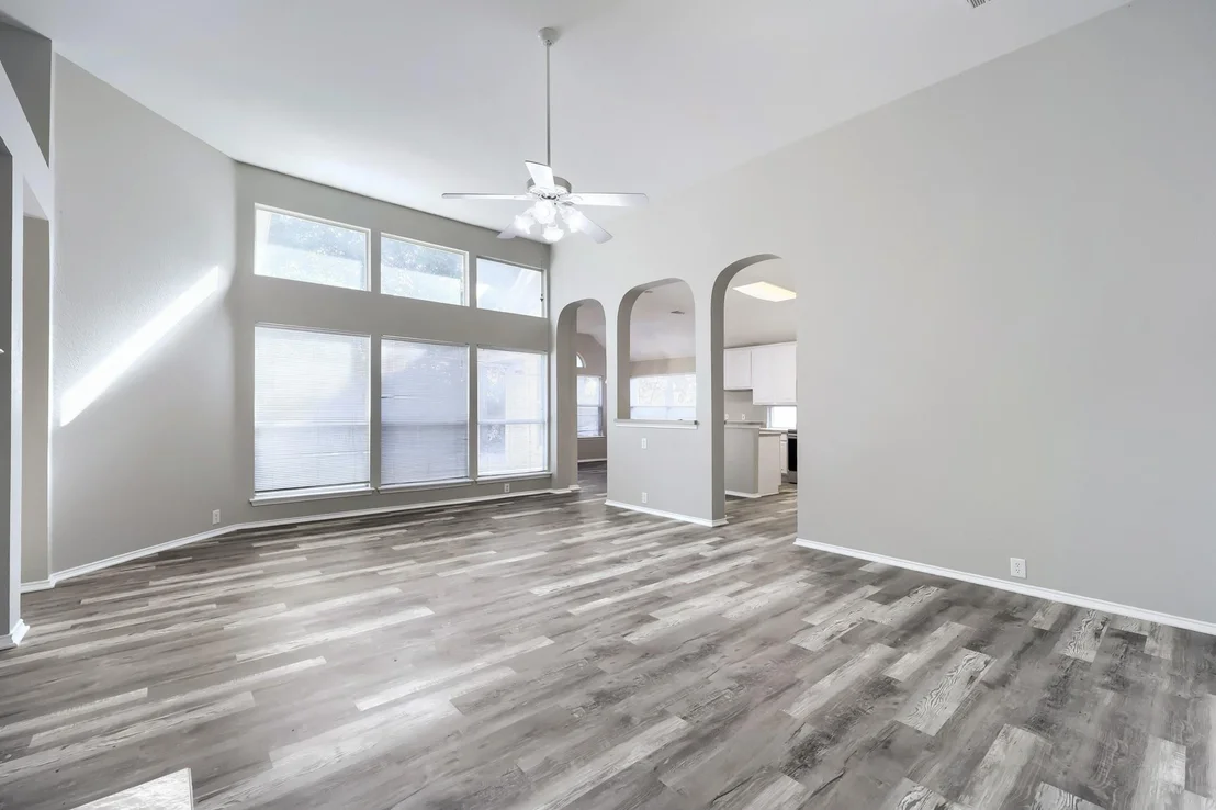 Photo of 605 Oakbrook Drive