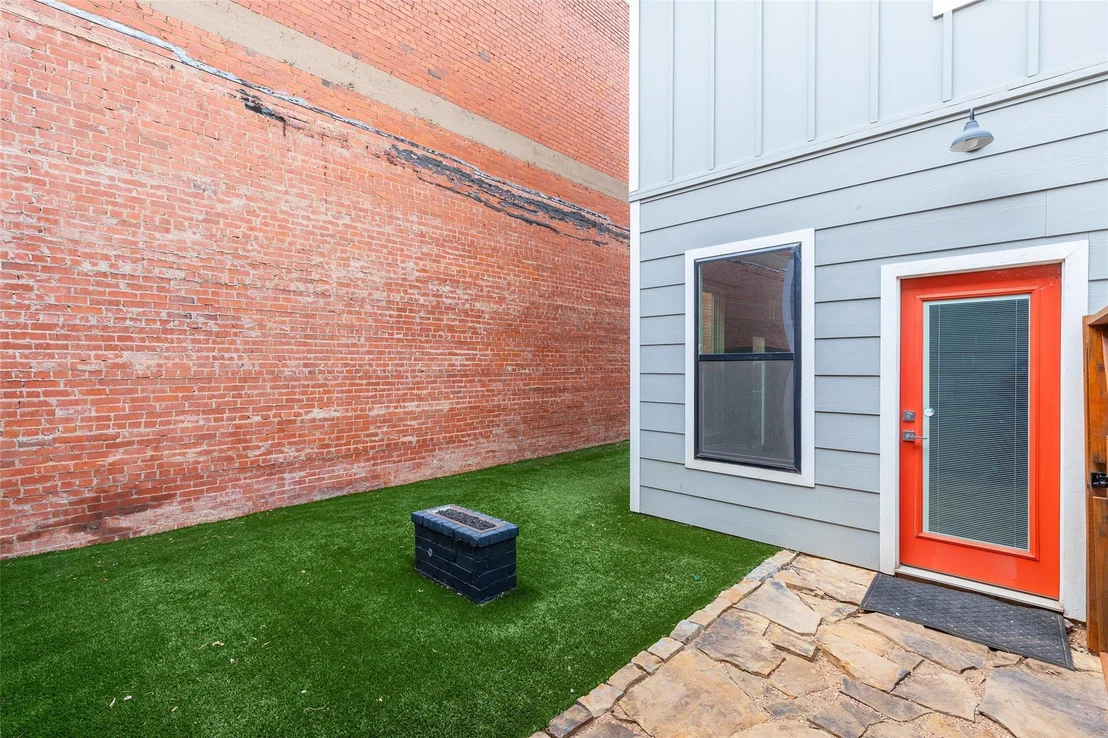 Photo of 208 Pecan Street