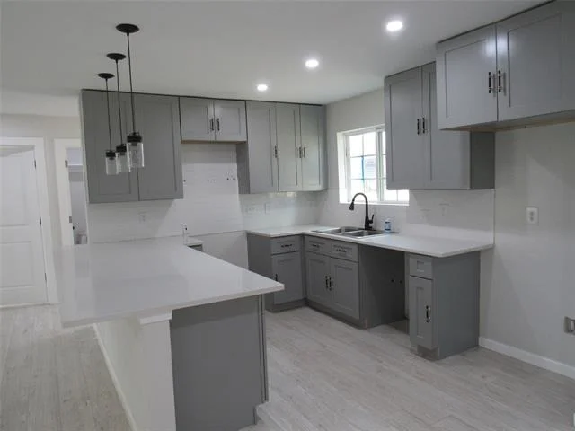 Photo of 321 Crescent Drive