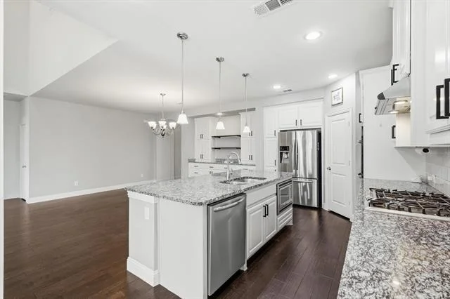 Photo of 15513 Bryant Park Avenue