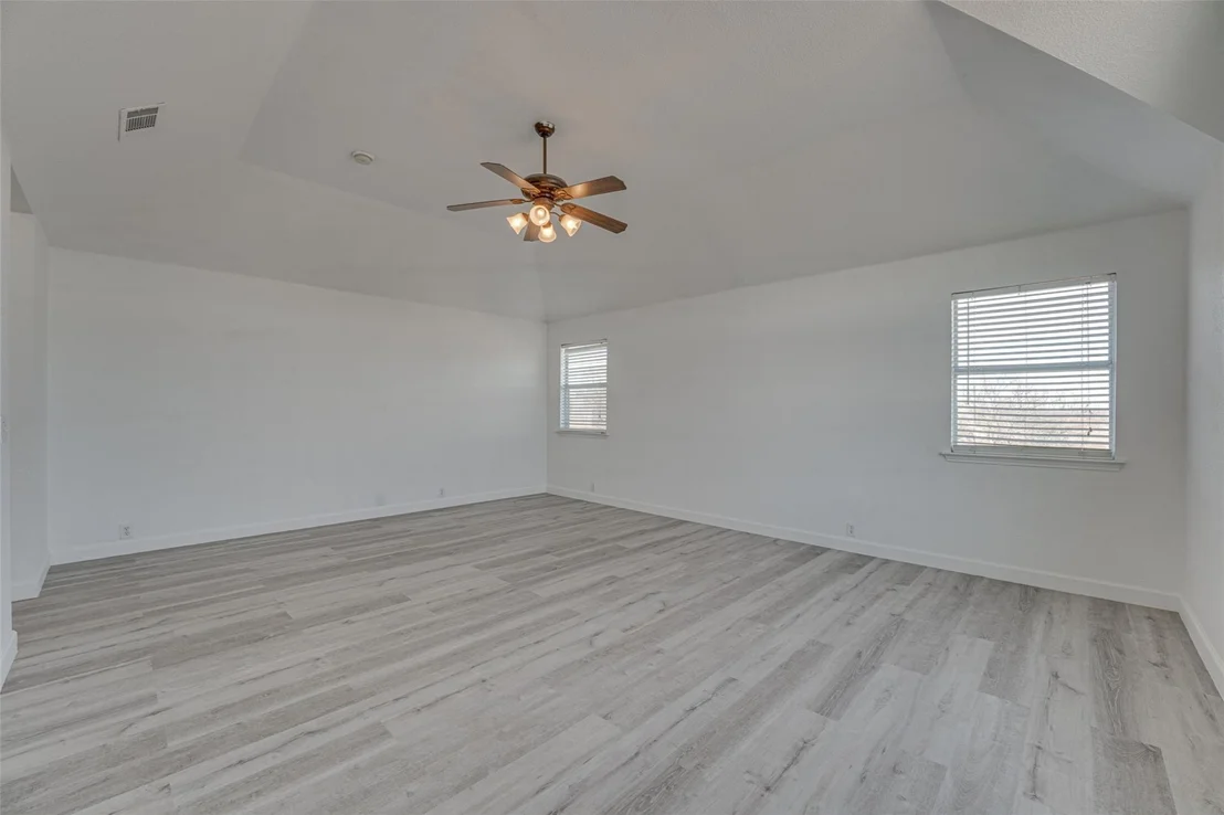 Photo of 558 Presidio Drive