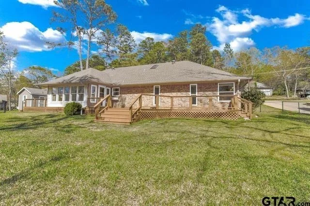 Photo of 206 Hideaway Lane Central