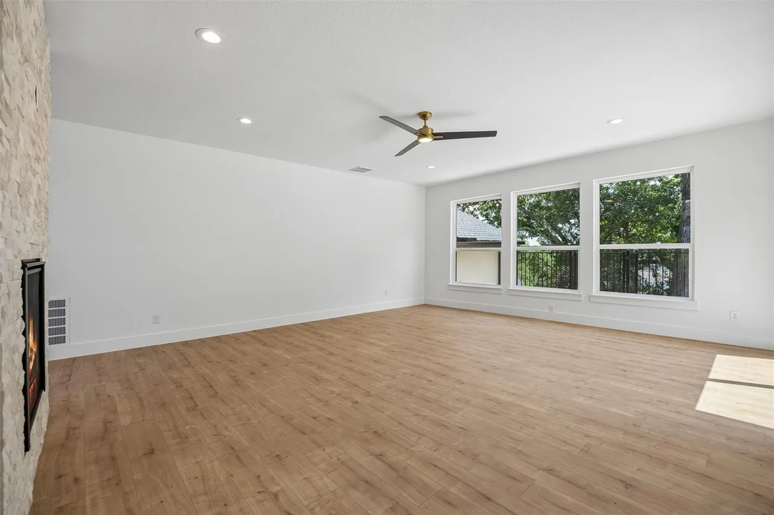 Photo of 2401 Chimney Hill Drive