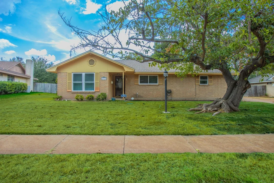 Photo of 5719 Stratford Drive
