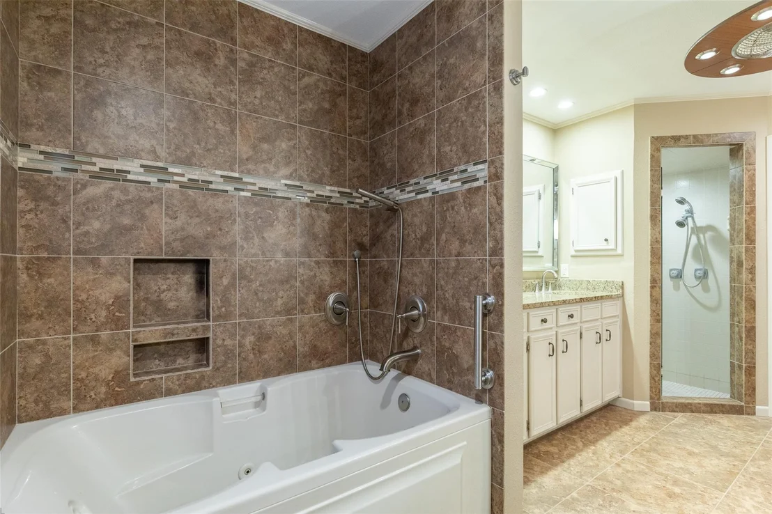 Photo of 55 Surrey Square