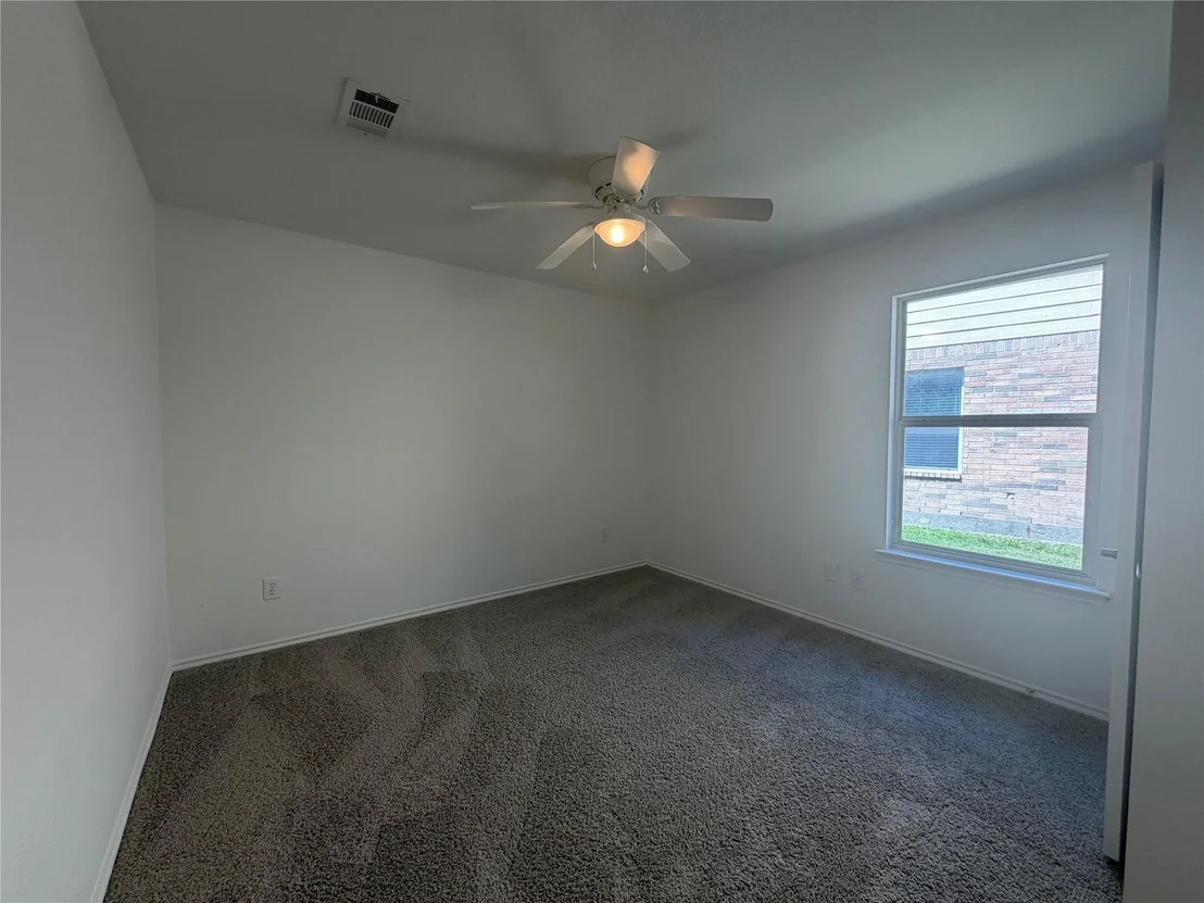 Photo of 905 Acacia Drive