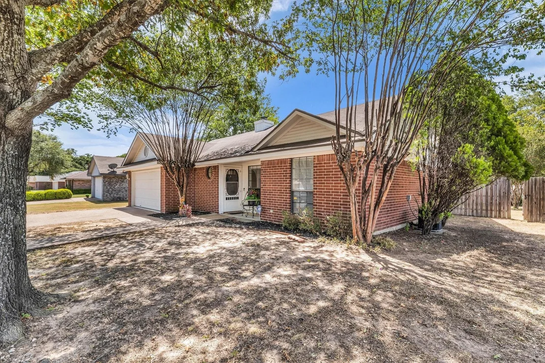 Photo of 4626 Lexington Street