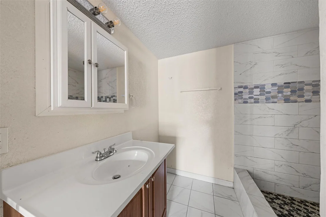 Photo of 1126 W 7th Street
