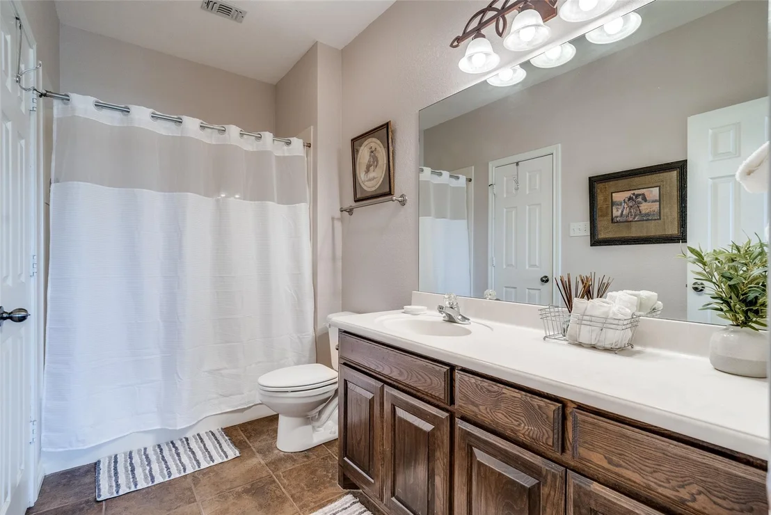 Photo of 1102 Eagle Point Circle