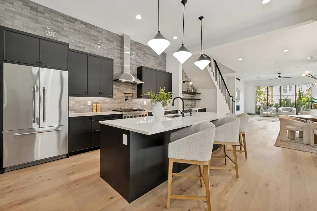 Photo of 3716 W Beverly Drive